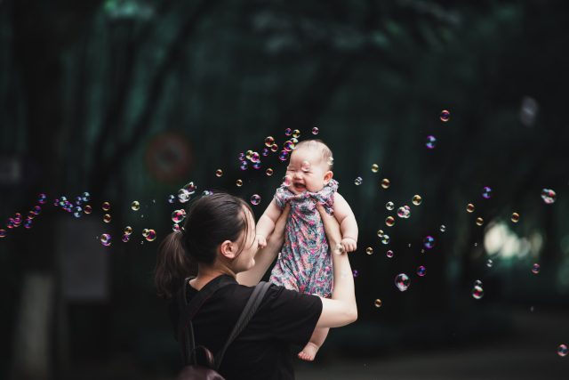 Čína končí s politikou dvou dětí. Nově budou moct mít čínské páry potomky tři | foto: Unsplash