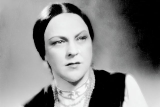 Celý život Anny Letenské  (1904–1942) patřil divadlu,  později i filmu. Byla nadaná,  temperamentní,  energická. Vdávala se dvakrát. S tím „druhým“ Vladislavem to měla být láska na první pohled | foto: ČTK