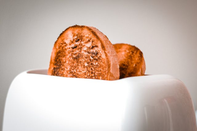Rovnoměrně opečený toast je pro řadu topinkovačů velká výzva | foto:  Photography Maghradze,  Pexels,  Licence Pexels