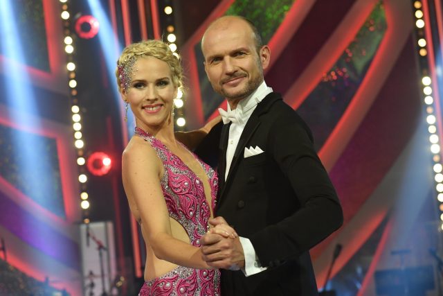 Alice Stodůlková a Dalibor Gondík v taneční soutěži StarDance | foto: Profimedia