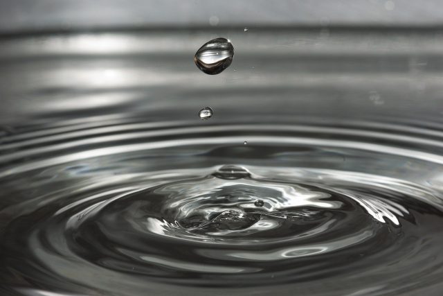 Kovová voda. Je to možné? | foto:  Bella67,  Pixabay,  CC0 1.0