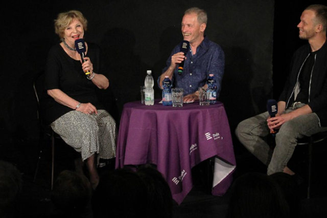 Libuše Švormová a Jakub Šmíd v Rozpravách Milana Heina | foto: Marie Krbová,  Divadlo Ungelt