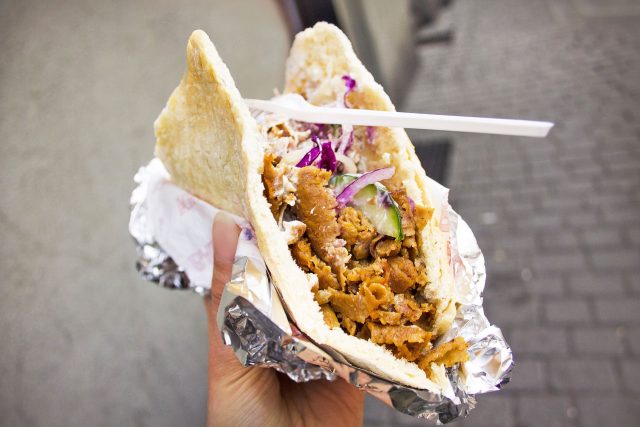 Kebab mezi zdravé potraviny nepatří. Vyhýbat by se mu měly hlavně děti | foto: Fotobanka Pixabay