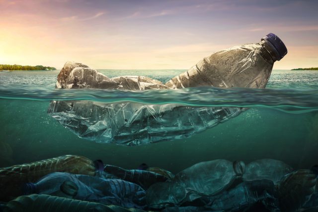 Plasty. Dokázali bychom žít i bez nich? | foto: Shutterstock
