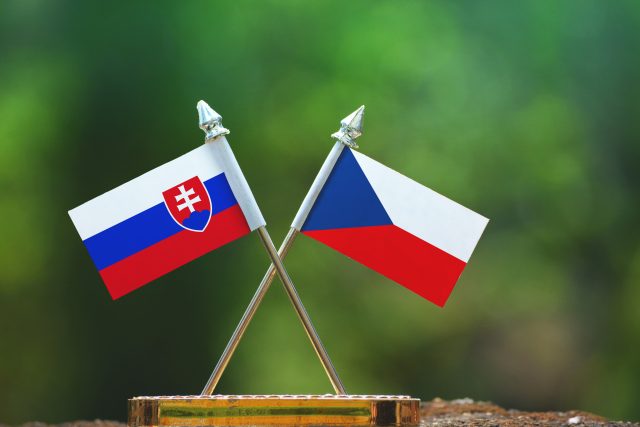 Vlajky Slovenska a Česka | foto: Shutterstock