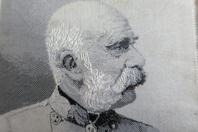 Tkaný portrét císaře Františka Josefa I. | foto: Tereza Brázdová,  Český rozhlas