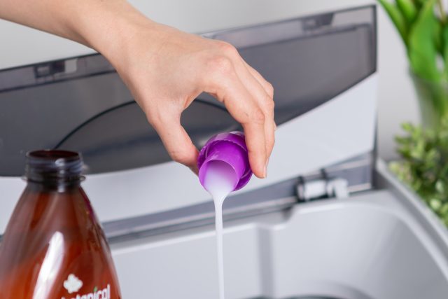 Různé kapsle a tekuté prací prostředky používejte pouze pro praní při nižších teplotách! | foto:  No Revisions,  Fotobanka Unsplash,  Licence Unsplash
