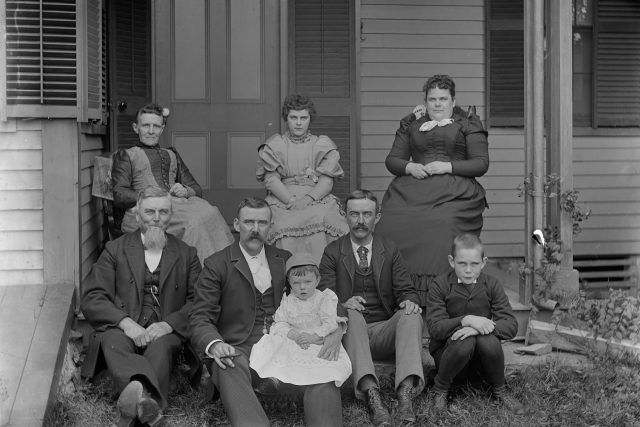 Americká rodina kolem roku 1900 | foto: Unsplash,  Boston Public Library,  Licence Unsplash