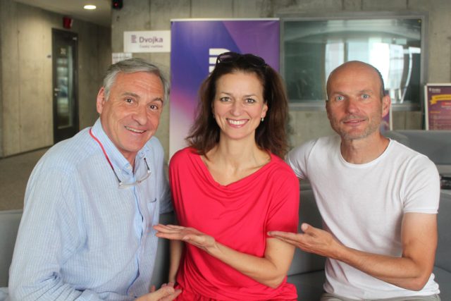 Adéla a Dalibor Gondikovi s moderátorem Janem Čenským | foto: Elena Horálková,  Český rozhlas