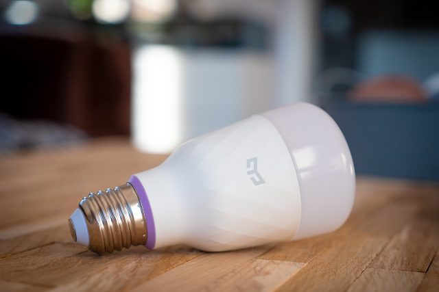 Chytré LED žárovky už dávno nelákají jen nadšence do moderních technologií | foto: Pixabay