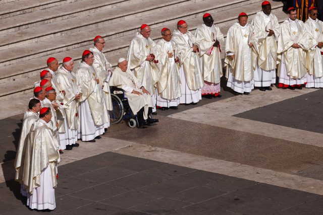 Na začátek synody papež František předsedal mši | foto: Reuters