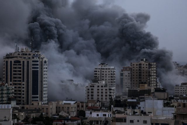 Palestinsko-izraelský konflikt znovu oživil debaty o jaderném arzenálu na Blízkém východě | foto: Sameh Rahmi,  Reuters