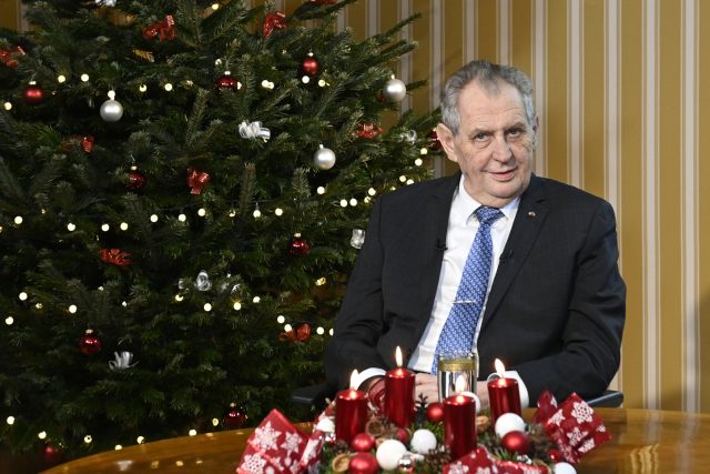 Prezident Miloš Zeman během vánočního poselství 2021 | foto: Michal Krumphanzl,  ČTK
