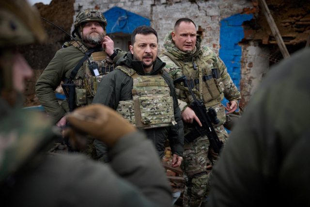 Volodymyr Zelenskyj na frontě v Záporožské oblasti | foto: UKRAINIAN PRESIDENTIAL PRESS SER,  Reuters