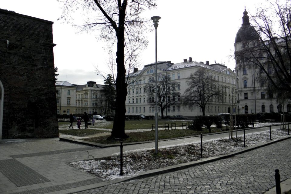 Palachovo náměstí v Olomouci,  kde stávala synagoga | foto: Aleš  Spurný