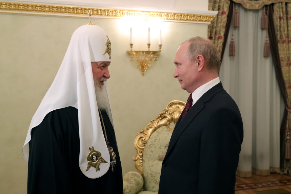 Moskevský patriarcha Kirill s ruským prezidentem Vladimirem Putinem | foto: Reuters