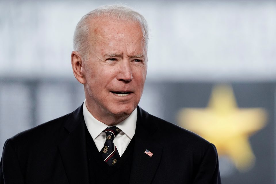 Americký prezident Joe Biden při proslovu ke Dni obětí války. | foto: Reuters