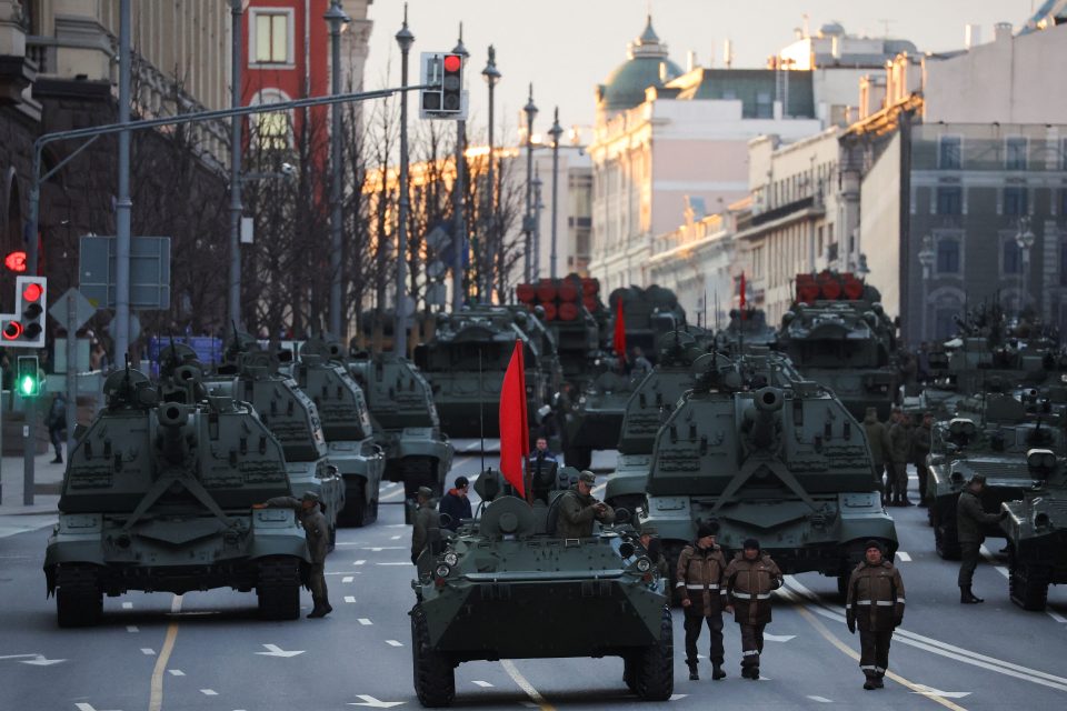 Vojenskou přehlídku nacvičovali Rusové několik týdnů | foto: Evgenia Novozhenina,  Reuters