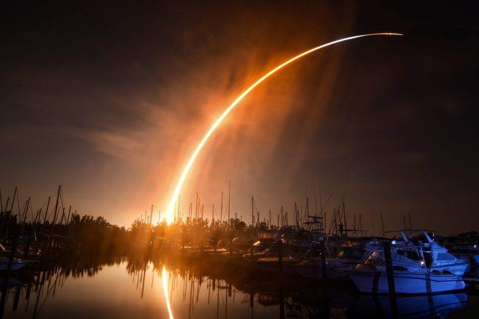 Start rakety Space Launch System v rámci mise Artemis I z Kennedyho vesmírného centra | foto: USA TODAY,  Reuters