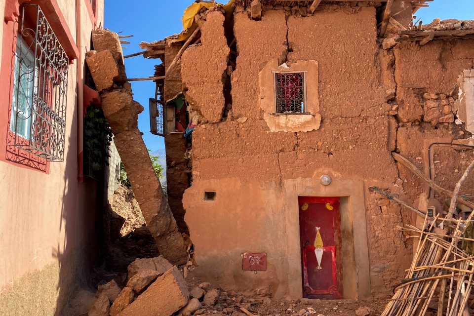 Poškozené domy po zemětřesení,  které zasáhlo Maroko | foto: Reuters