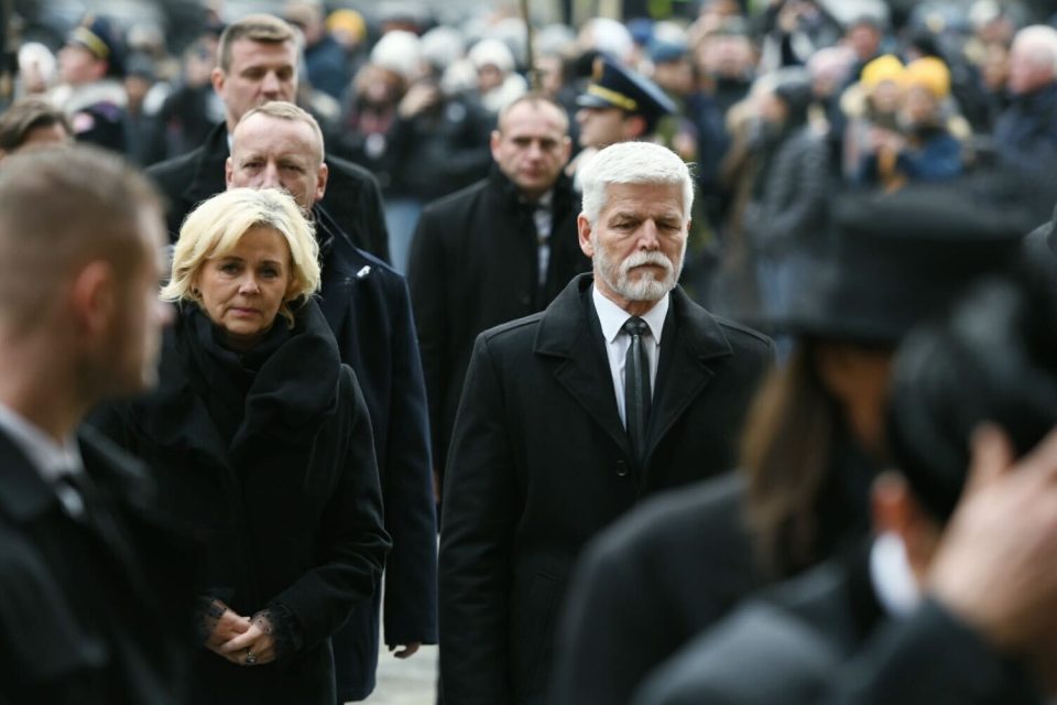 Do katedrály svatého Víta dorazil prezident Petr Pavel s manželkou Evou | foto: René Volfík,  iROZHLAS.cz