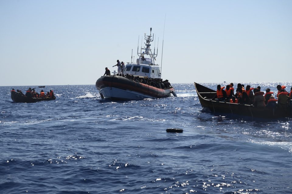 Na začátku srpna zachránila španělská nezisková organizace 194 uprchlíků u ostrova Lampedusa | foto: Profimedia