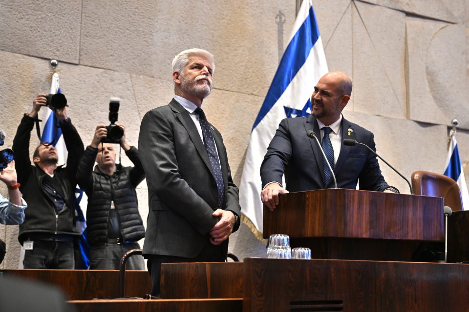 Petr Pavel si prohlíží Kneset s jeho předsedou Amirem Ohanou | foto: Michaela Říhová,  ČTK
