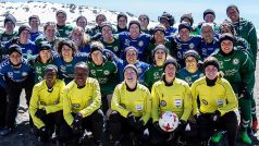Dva týmy Equal Playing Field tým vytvořily světový rekord pod vrcholem Kilimandžára